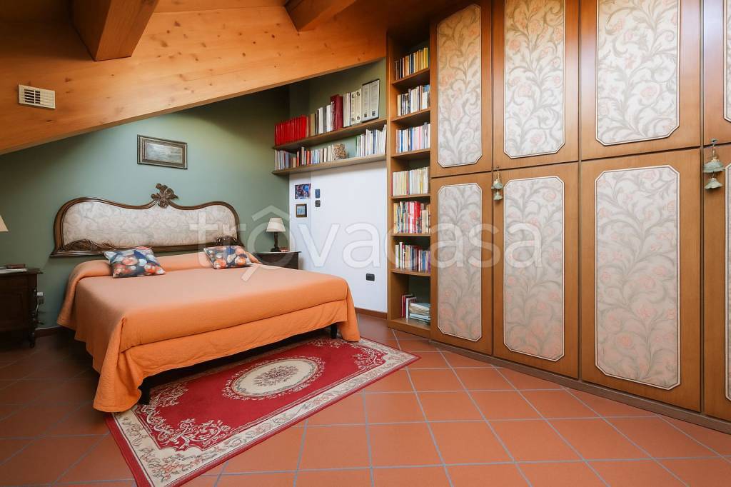 appartamento in vendita a Milano in zona Porta Genova