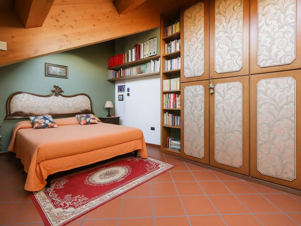 appartamento in vendita a Milano in zona Porta Genova