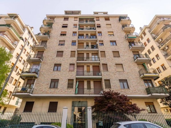appartamento in vendita a Milano in zona Barona