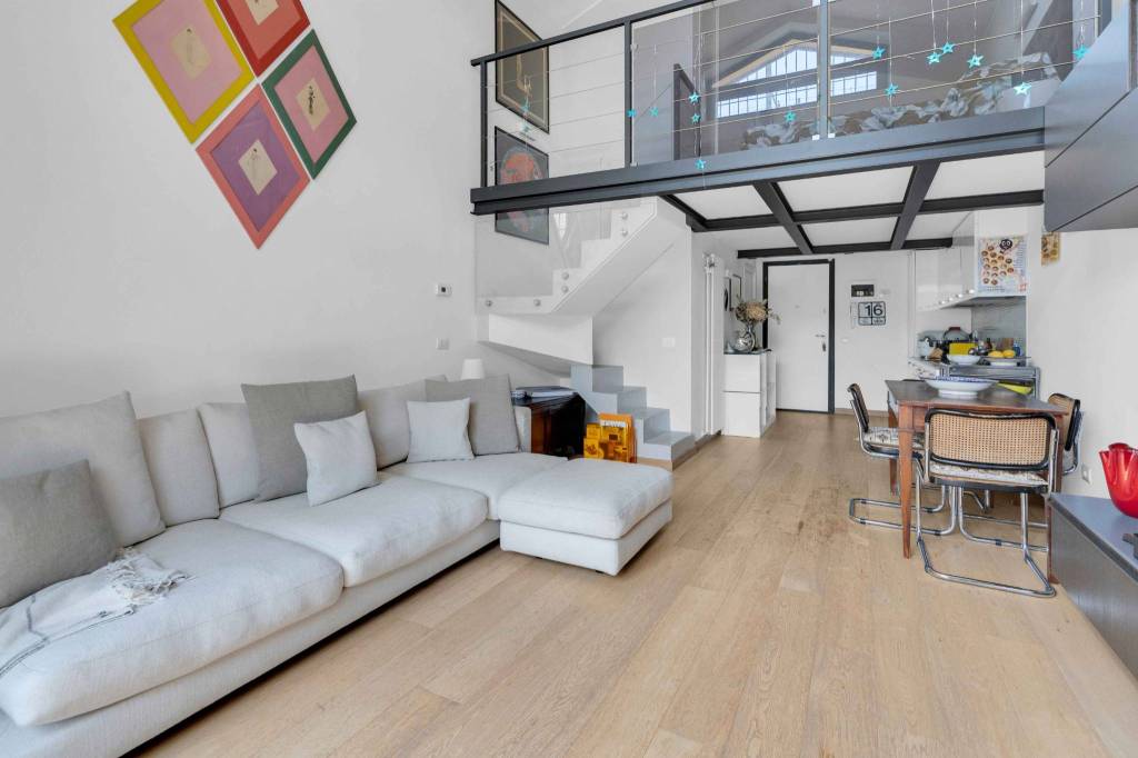 appartamento in vendita a Milano in zona Morivione