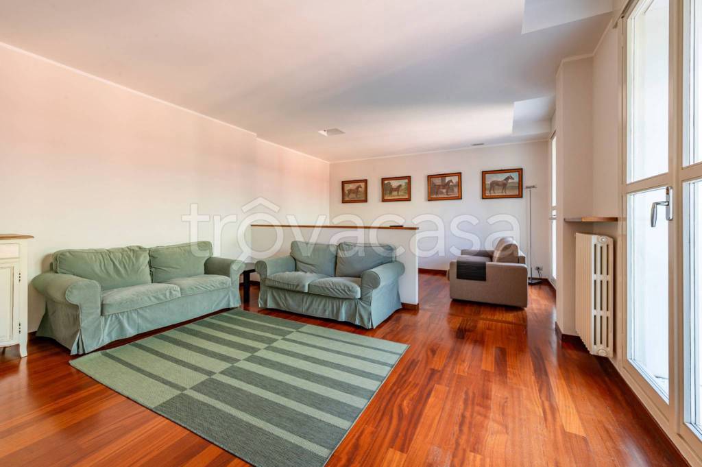 appartamento in vendita a Milano in zona Sempione