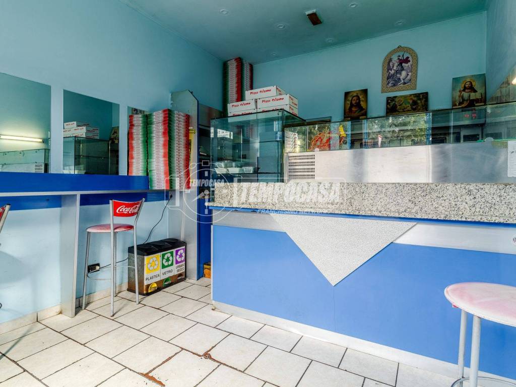 negozio in vendita a Milano in zona Piazzale Lodi