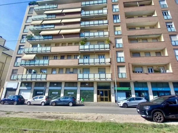 appartamento in vendita a Milano in zona Famagosta