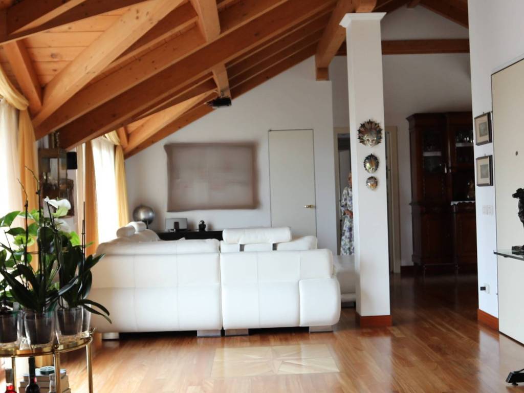 appartamento in vendita a Milano in zona Solari