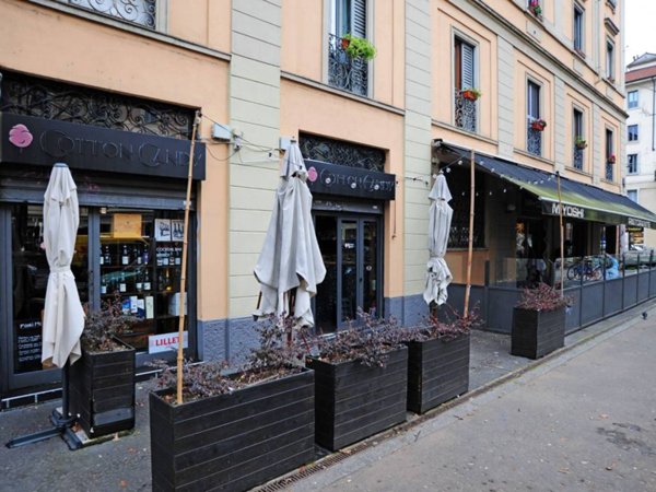 negozio in vendita a Milano in zona Porta Ticinese