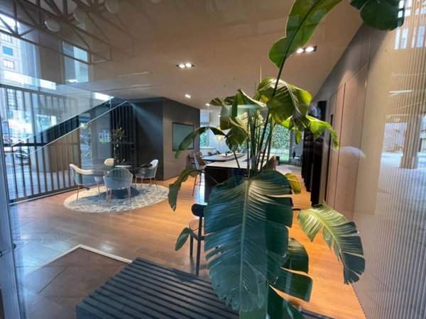 appartamento in vendita a Milano in zona Porta Nuova
