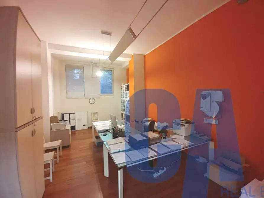 ufficio in vendita a Milano in zona Porta Genova