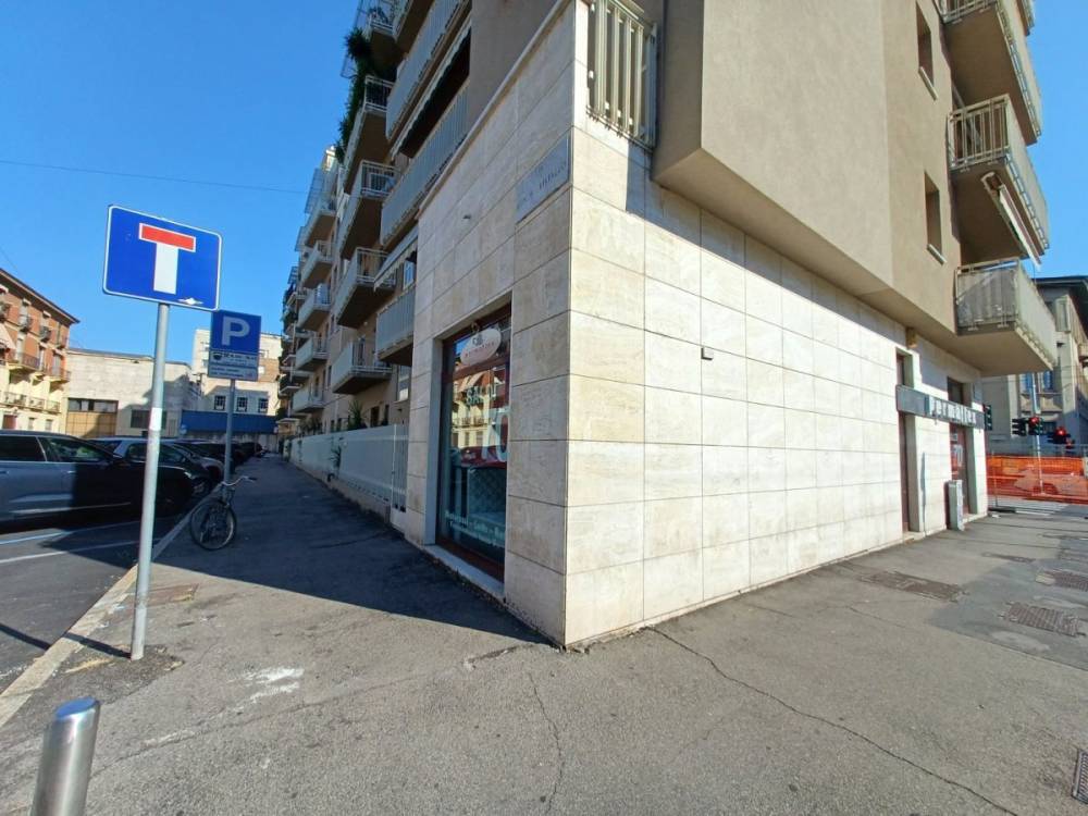 ufficio in vendita a Milano in zona Isola