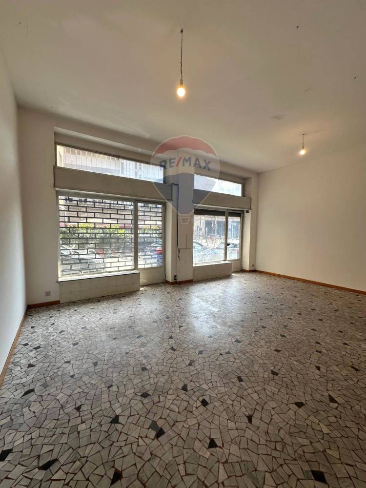 negozio in vendita a Milano in zona Maggiolina