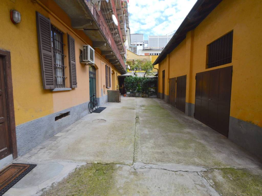 locale commerciale in vendita a Milano