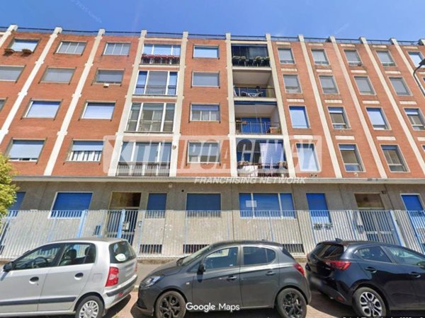 appartamento in vendita a Milano in zona Famagosta