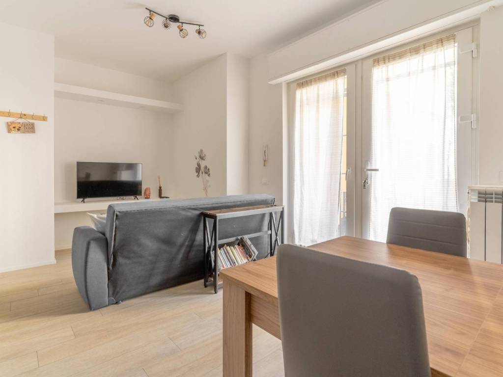 appartamento in vendita a Milano in zona Barona