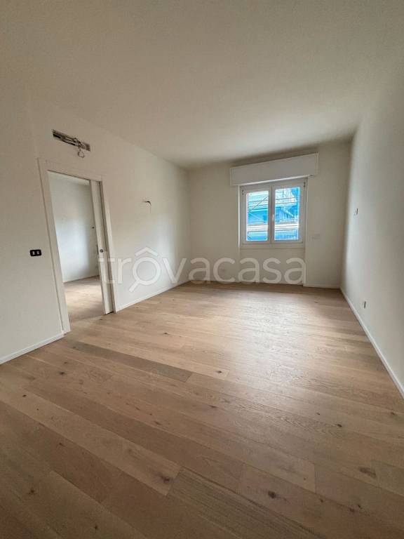 appartamento in vendita a Milano in zona Ghisolfa