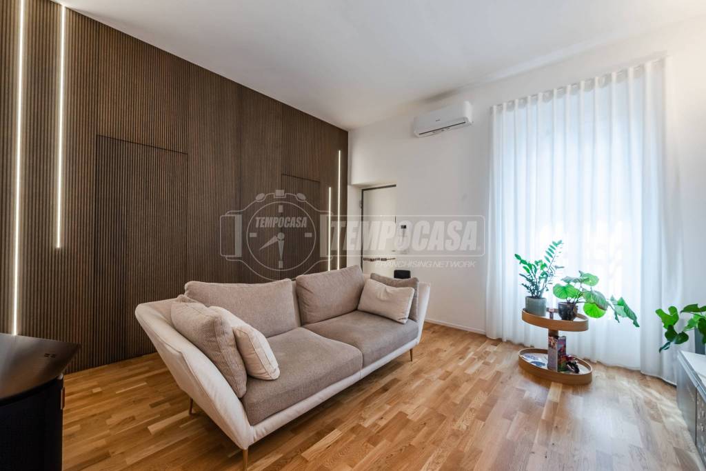 appartamento in vendita a Milano in zona Vigentino