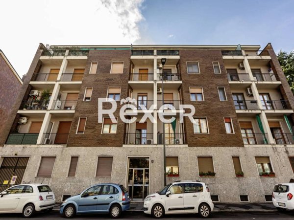 appartamento in vendita a Milano in zona Baggio