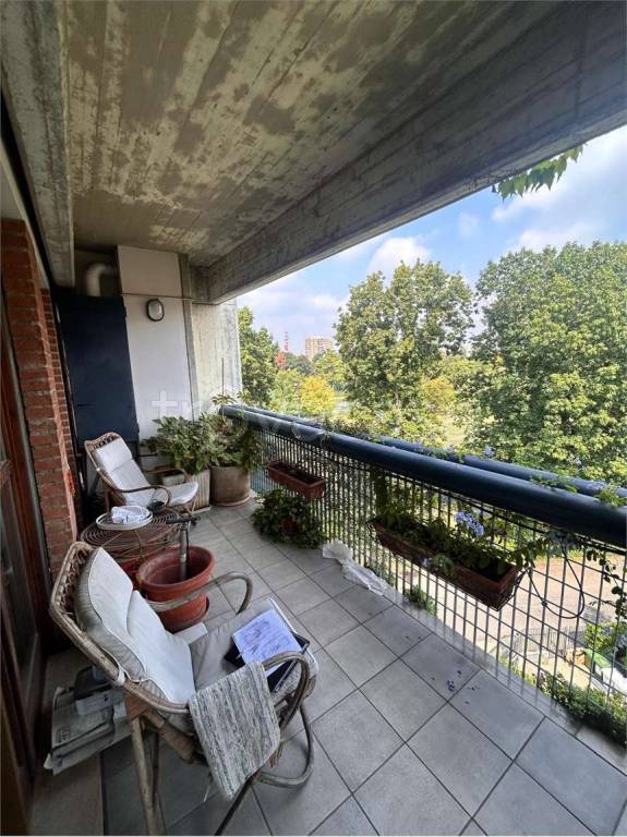 appartamento in vendita a Milano in zona Gallaratese