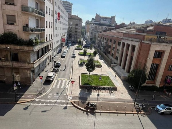 appartamento in vendita a Milano in zona Centro Direzionale