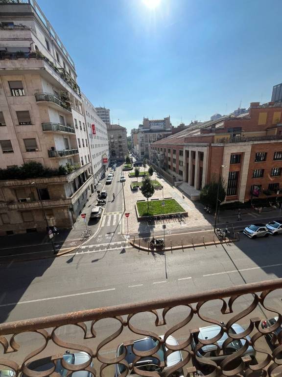 appartamento in vendita a Milano in zona Centro Direzionale