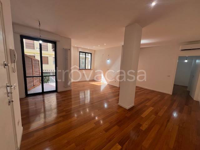 appartamento in vendita a Milano in zona Porta Lodovica