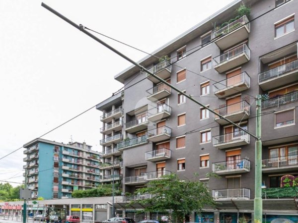 appartamento in vendita a Milano in zona Famagosta