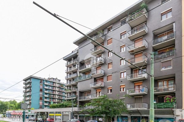 appartamento in vendita a Milano in zona Lorenteggio