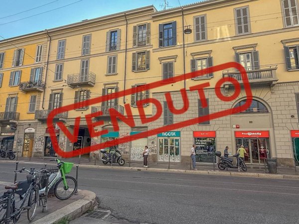 appartamento in vendita a Milano in zona Porta Genova