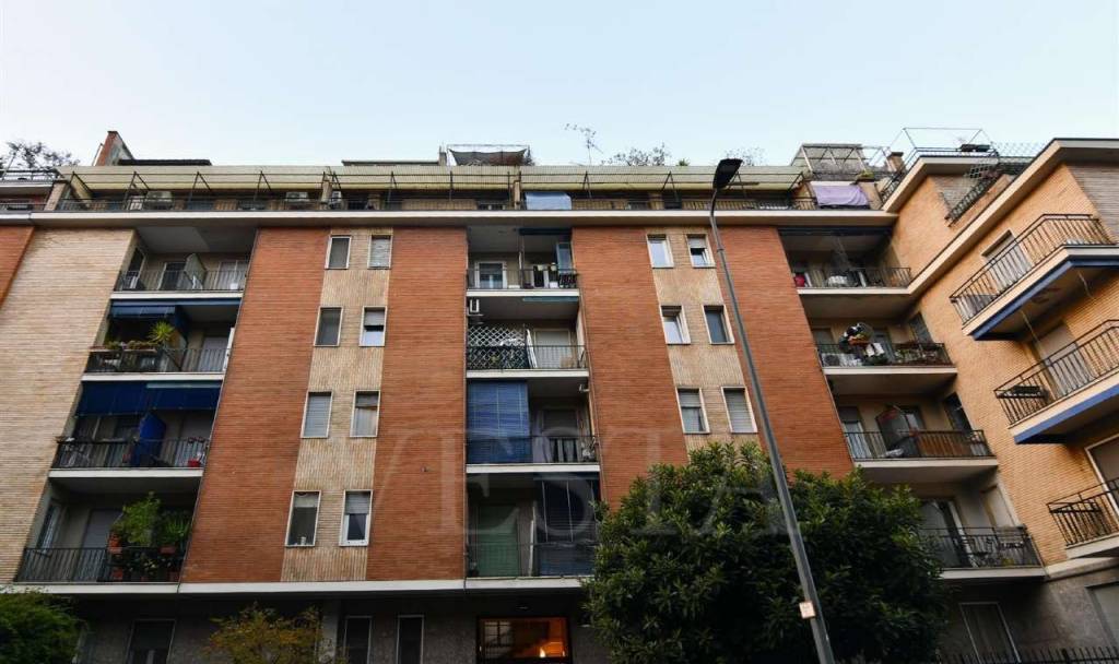 appartamento in vendita a Milano in zona Casoretto