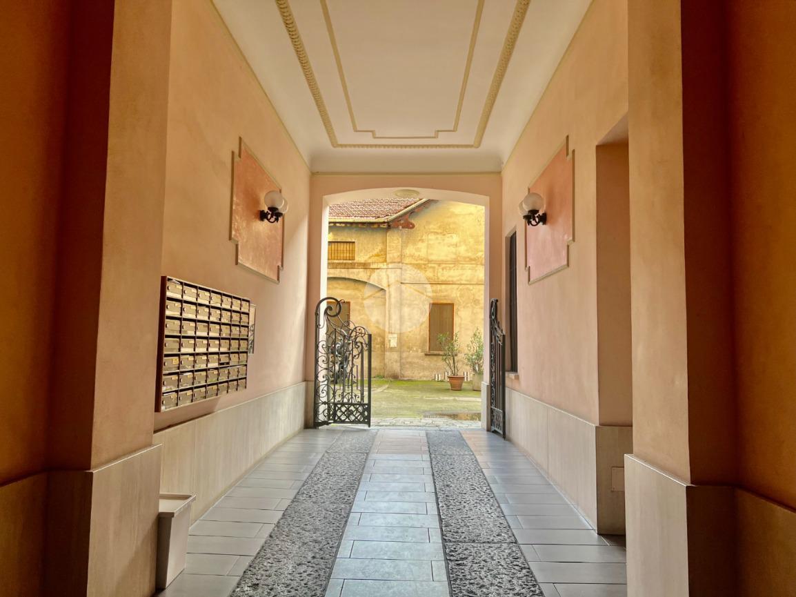 appartamento in vendita a Milano in zona Morivione