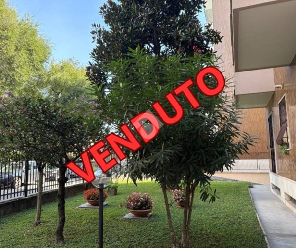 appartamento in vendita a Milano in zona Lambrate