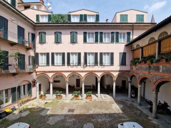 appartamento in vendita a Milano in zona Porta Ticinese