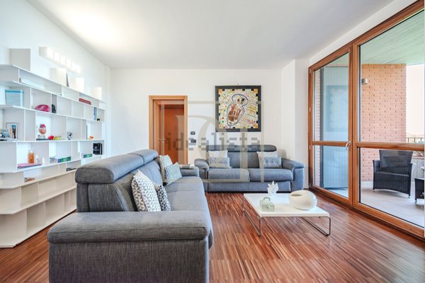 appartamento in vendita a Milano in zona Feltre