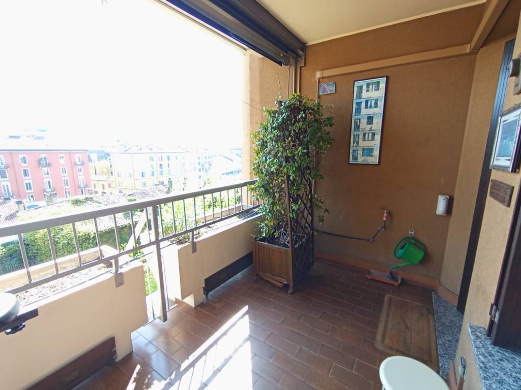 appartamento in vendita a Milano in zona Porta Genova