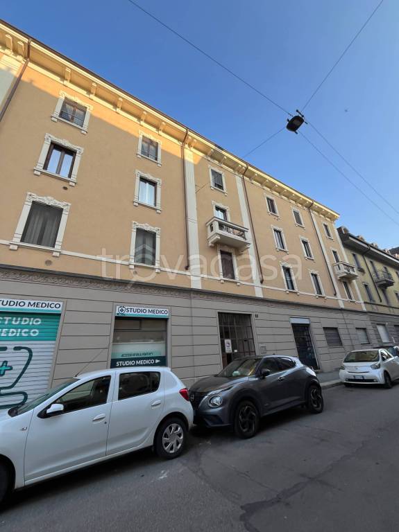 appartamento in vendita a Milano in zona Barona