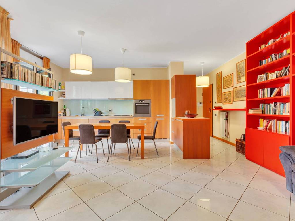 appartamento in vendita a Milano in zona Lambrate