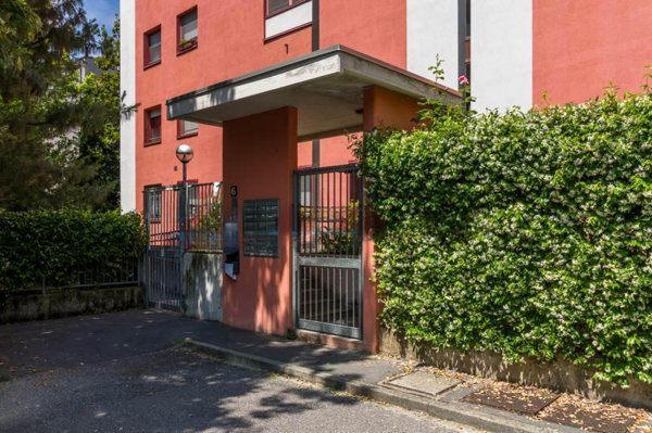 appartamento in vendita a Milano in zona Trenno