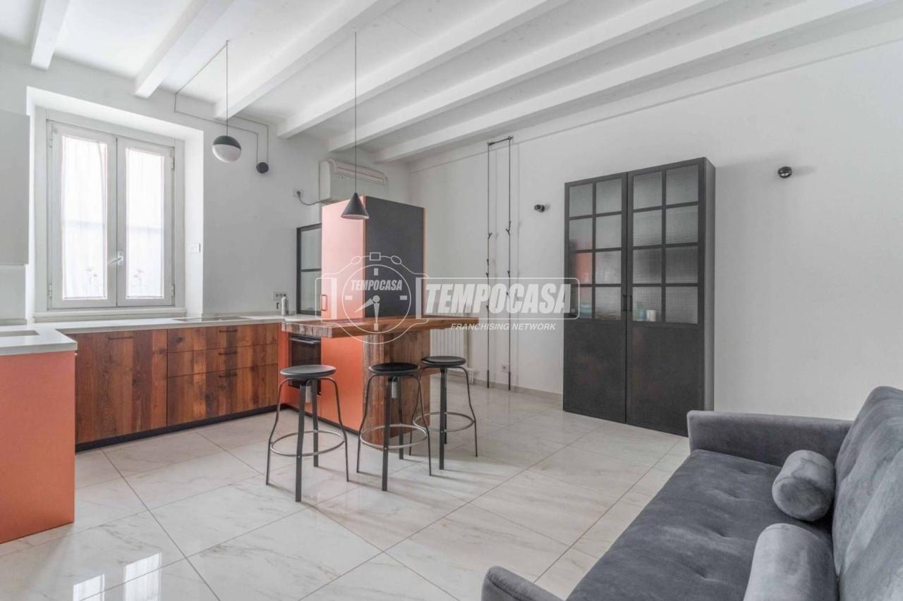 appartamento in vendita a Milano in zona Restocco Maroni