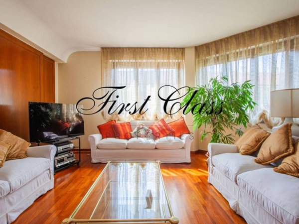 appartamento in vendita a Milano in zona Sempione