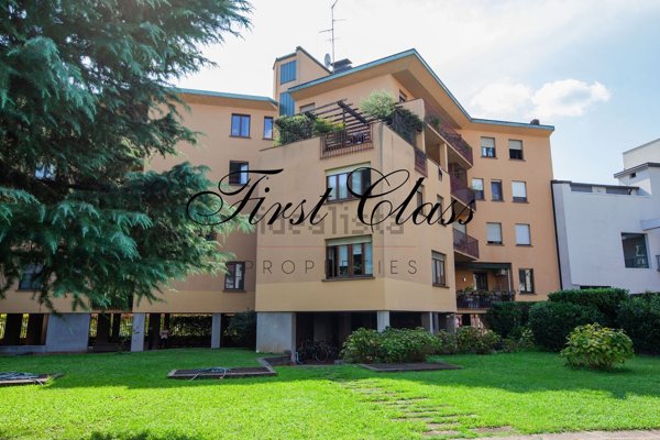 appartamento in vendita a Milano in zona Sempione