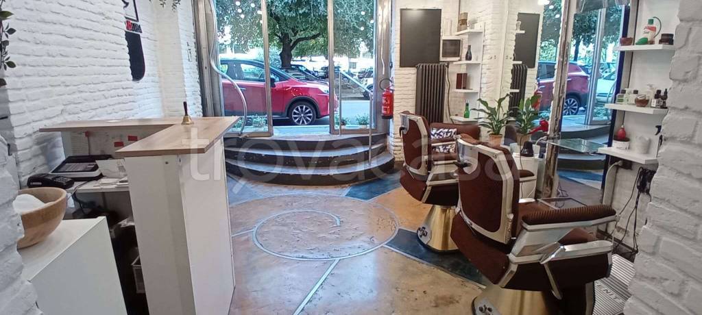 negozio in vendita a Milano in zona Bocconi