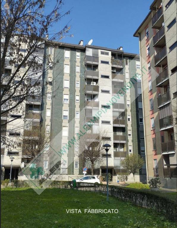 appartamento in vendita a Milano in zona Gallaratese