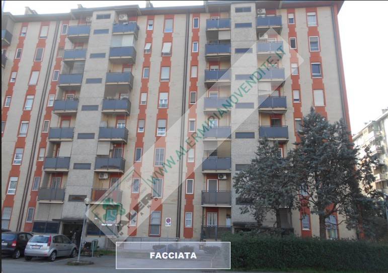 appartamento in vendita a Milano in zona Gallaratese