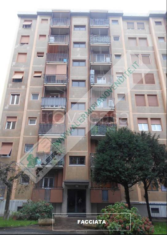 appartamento in vendita a Milano in zona Gallaratese