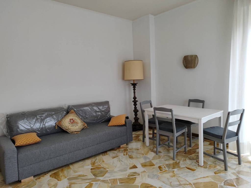 appartamento in vendita a Milano in zona Lorenteggio