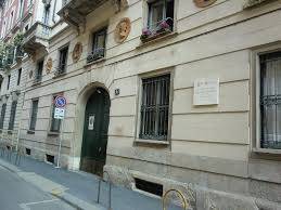 appartamento in vendita a Milano in zona Guastalla