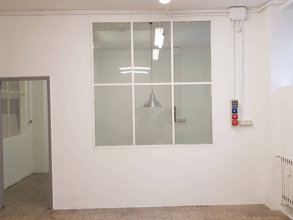 locale commerciale in vendita a Milano