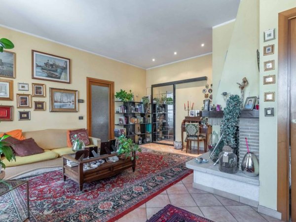 appartamento in vendita a Milano in zona Morivione