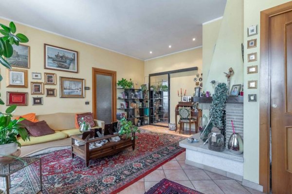 appartamento in vendita a Milano in zona Morivione