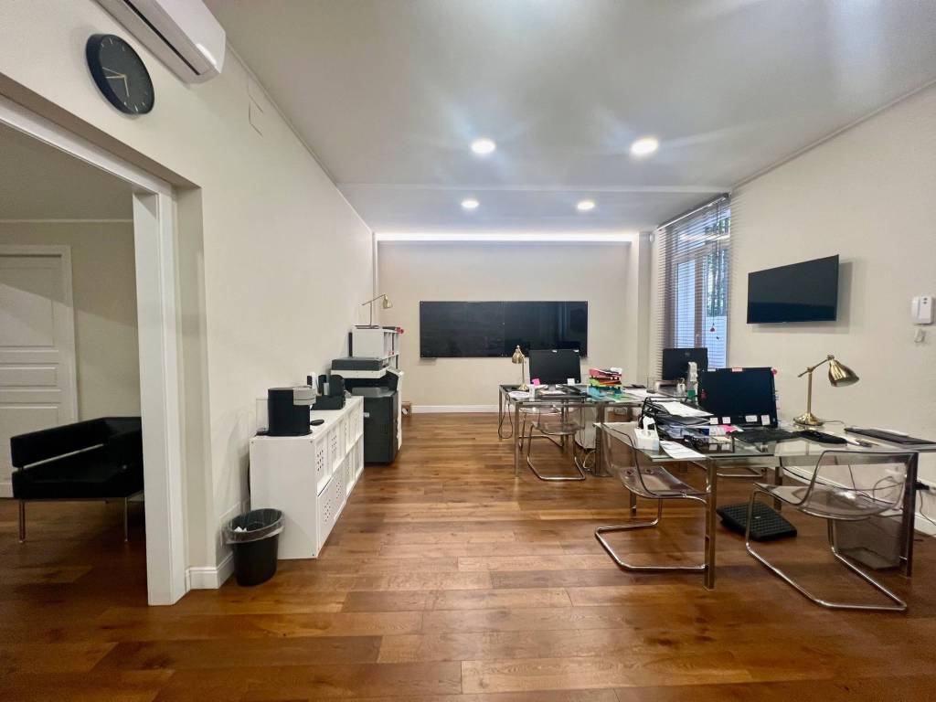 ufficio in vendita a Milano in zona Porta Garibaldi
