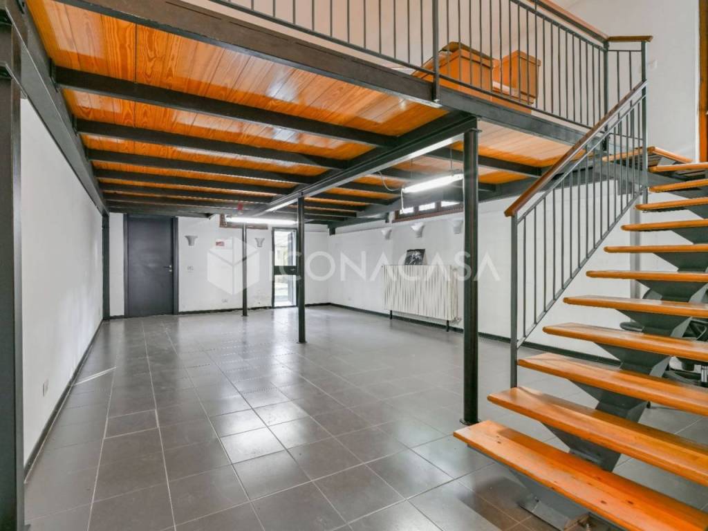 appartamento in vendita a Milano in zona Porta Vittoria