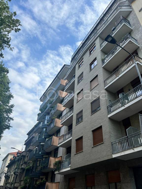 appartamento in vendita a Milano in zona Ghisolfa